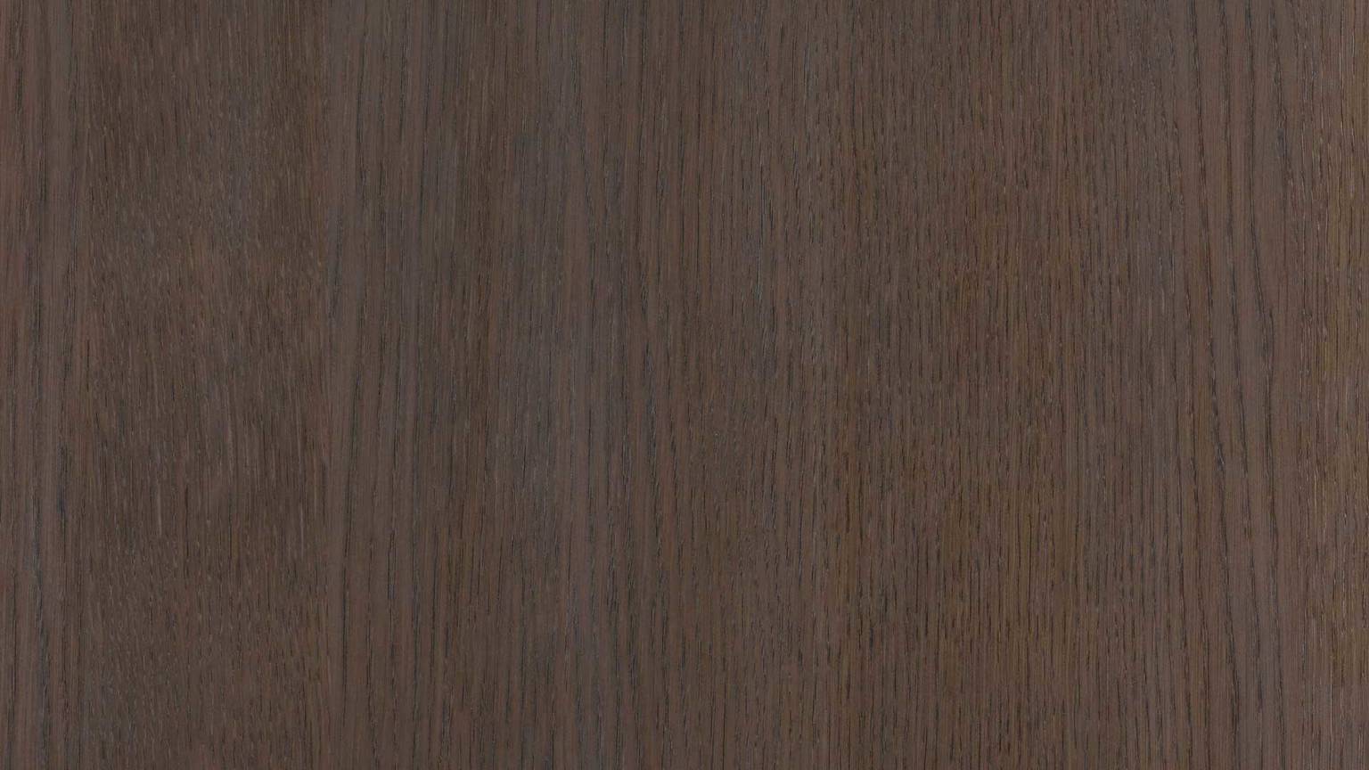 Veneer in truffle oak from SieMatic's selection of natural wood kitchen cabinet door fronts